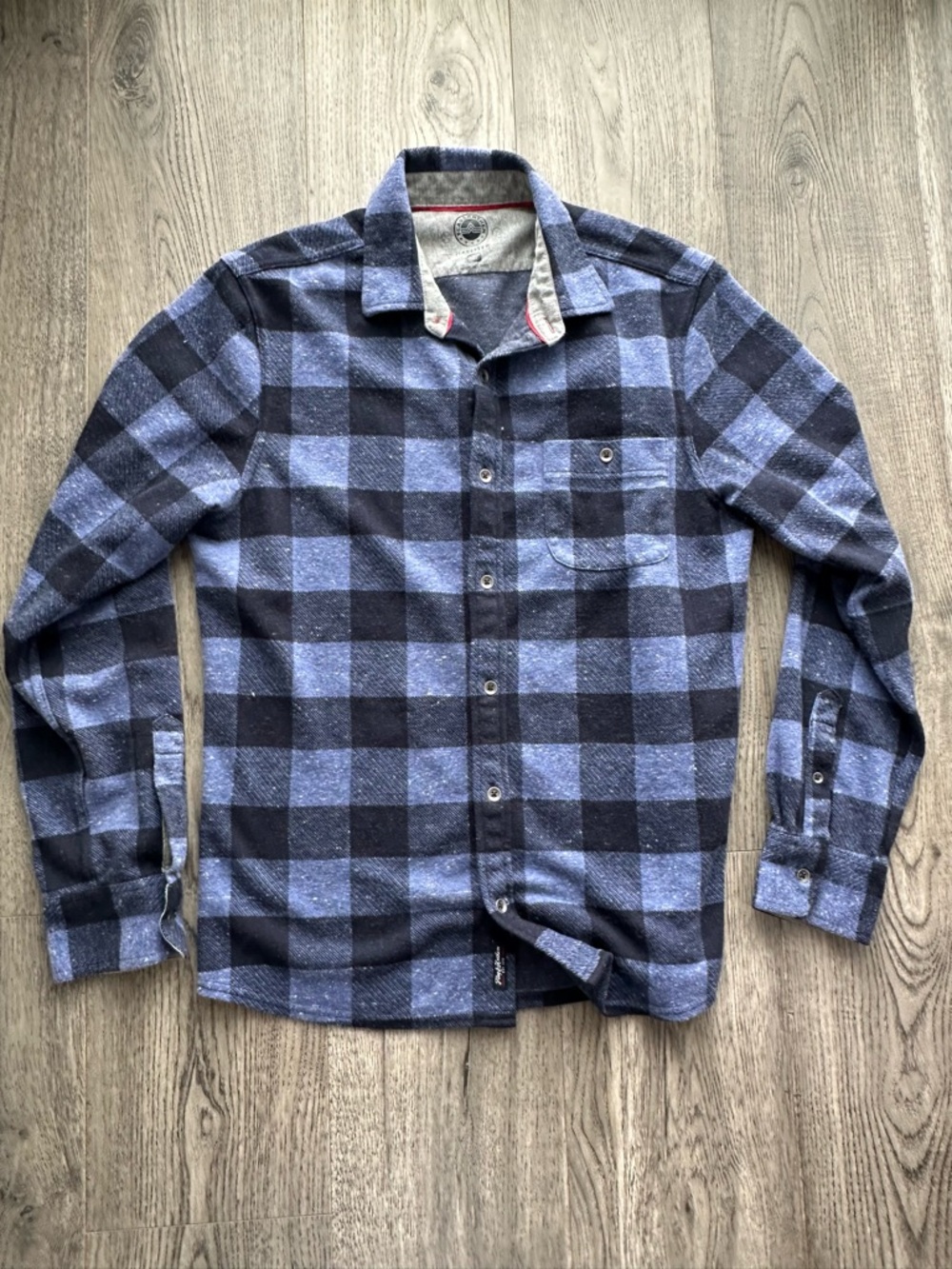 Men's Blue and Black Plaid Long-Sleeve Button-Down Shirt